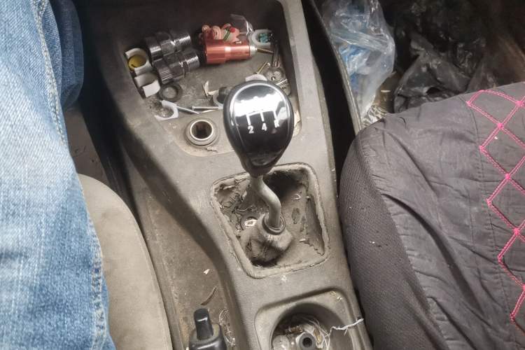 Used Wuling Hongguang 2014 1.5L Base Version Gear Lever