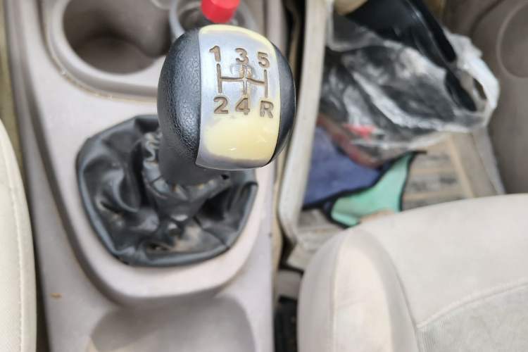 Used Wuling Hongguang 2014 1.2L Standard Model China IV Gear Lever