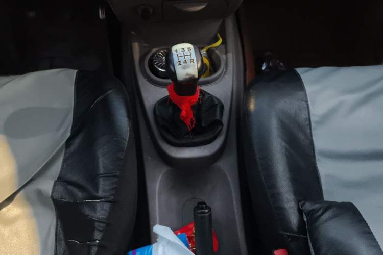 Used Wuling Hongguang 2014 1.2L S Standard Version China IV Standard Gear Lever