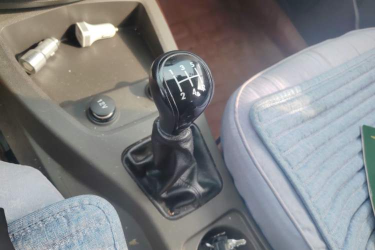 Used Wuling Hongguang 2014 1.5L Base Version Gear Lever
