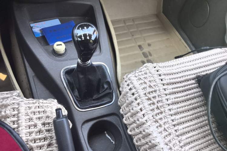 Used Wuling Hongguang 2014 1.5L Standard Version Gear Lever