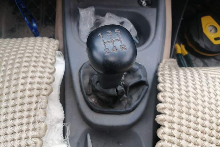Used Wuling Hongguang 2014 1.5L Base Version Gear Lever
