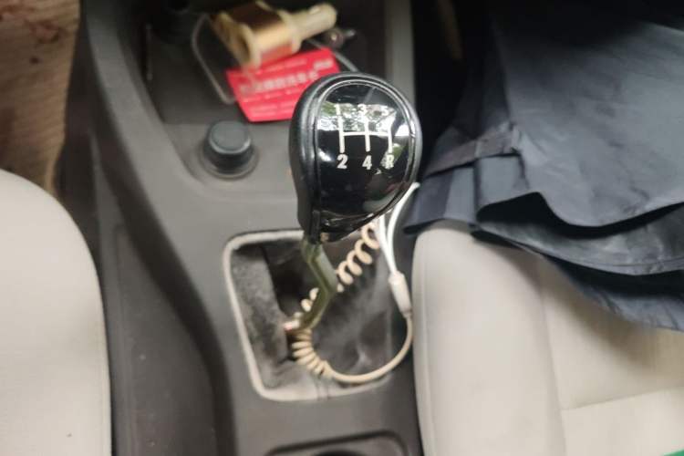 Used Wuling Hongguang 2014 1.5L Base Version Gear Lever