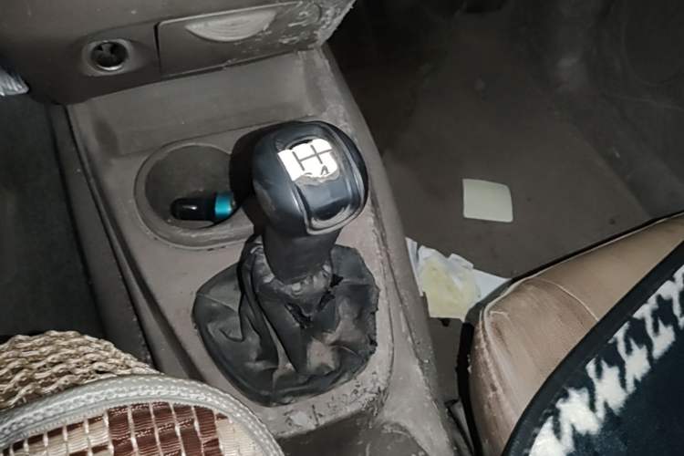 Used Wuling Hongguang 2014 1.2L Standard Model China IV Gear Lever
