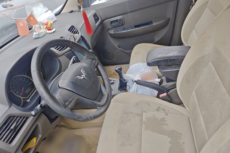 Used Wuling Hongguang 2014 1.5L Base Version Left Front Seat