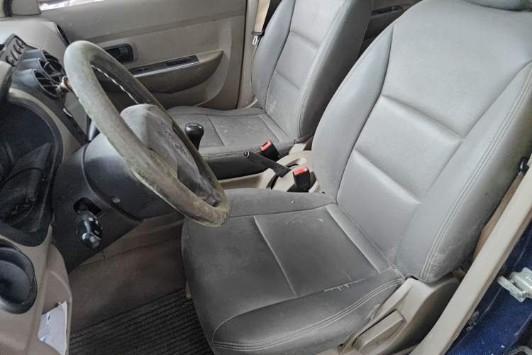 Used Wuling Hongguang 2014 1.2L Standard Model China IV Left Front Seat