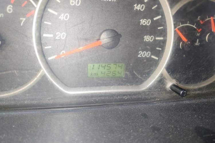 Used Wuling Hongguang 2014 1.5L Base Version Odometer Close Up
