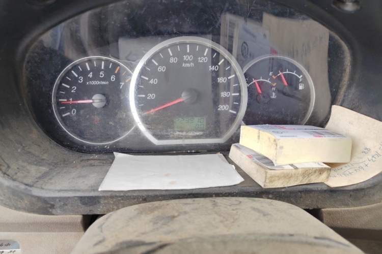 Used Wuling Hongguang 2014 1.2L Standard Model China IV Odometer Close Up