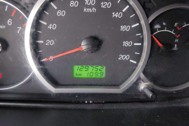 Used Wuling Hongguang 2014 1.2L Base Model China IV Odometer Close Up