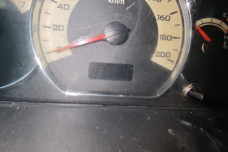 Used Wuling Hongguang 2014 1.5L S Comfort Model Odometer Close Up