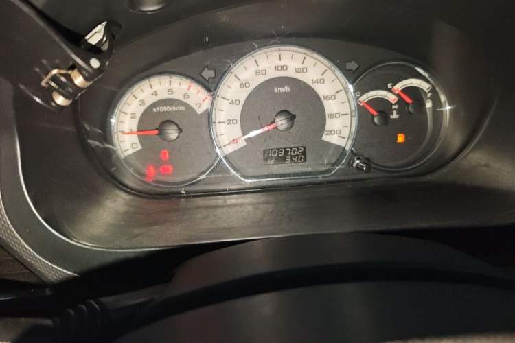Used Wuling Hongguang 2014 1.5L S Comfort Model Odometer Close Up