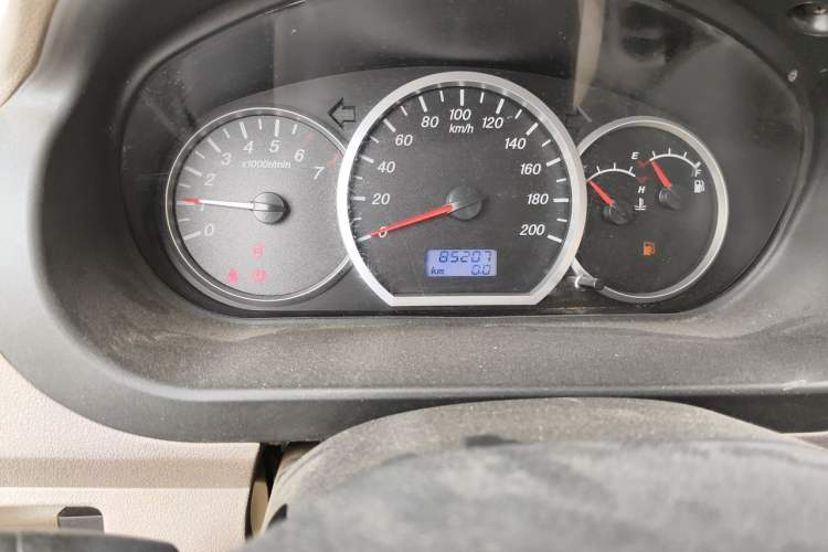 Used Wuling Hongguang 2014 1.2L Standard Model China IV Odometer Close Up