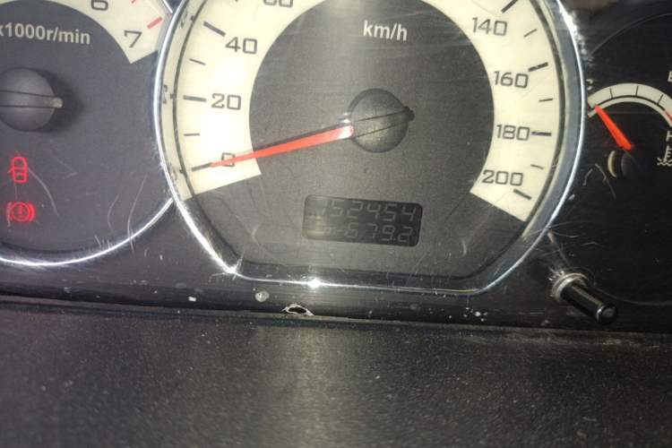 Used Wuling Hongguang 2014 1.5L S Luxury Model Odometer Close Up