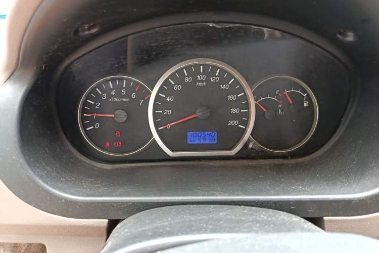 Used Wuling Hongguang 2014 1.2L Standard Model China IV Odometer Close Up