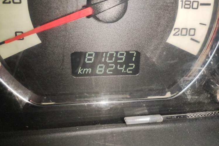 Used Wuling Hongguang 2014 1.5L S Standard Version Odometer Close Up