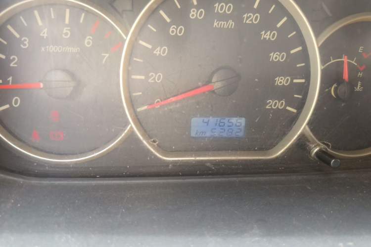 Used Wuling Hongguang 2014 1.5L S Standard Version Odometer Close Up