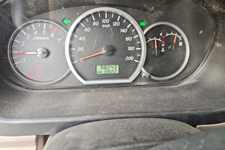 Used Wuling Hongguang 2014 1.5L Standard Version Odometer Close Up