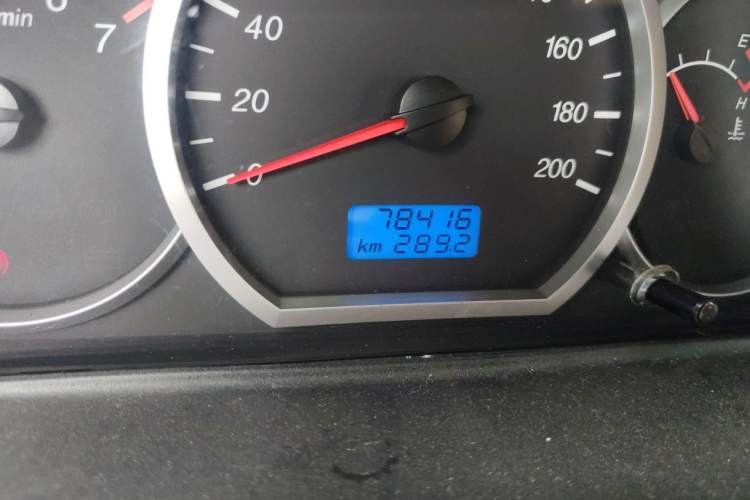 Used Wuling Hongguang 2014 1.2L Standard Model China IV Odometer Close Up