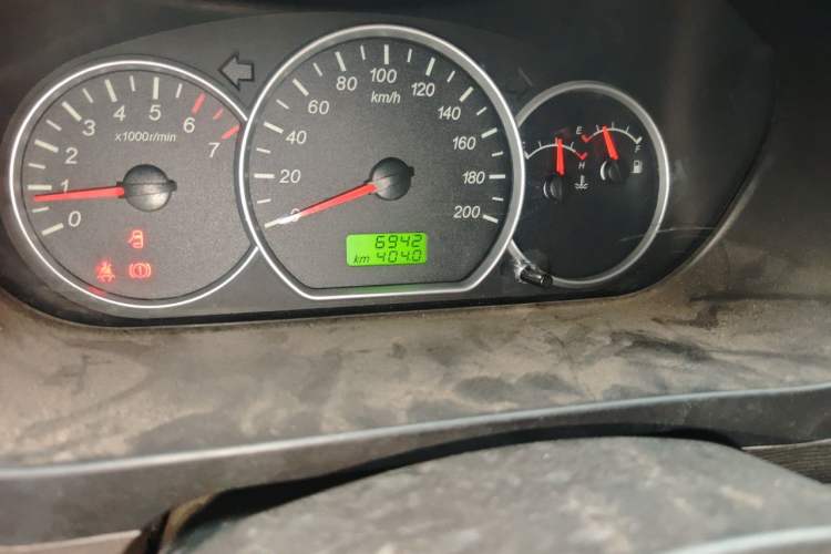 Used Wuling Hongguang 2014 1.5L Standard Version Odometer Close Up