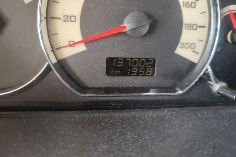 Used Wuling Hongguang 2014 1.5L S Luxury Model Odometer Close Up