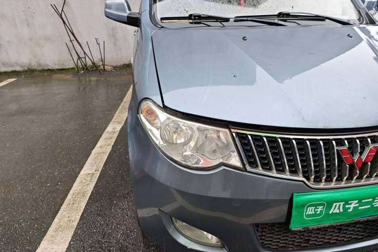 Used Wuling Hongguang 2014 1.2L Standard Model China IV Right Front Headlight