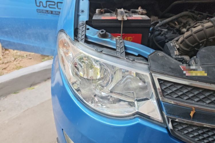 Used Wuling Hongguang 2014 1.5L S Comfort Model Right Front Headlight