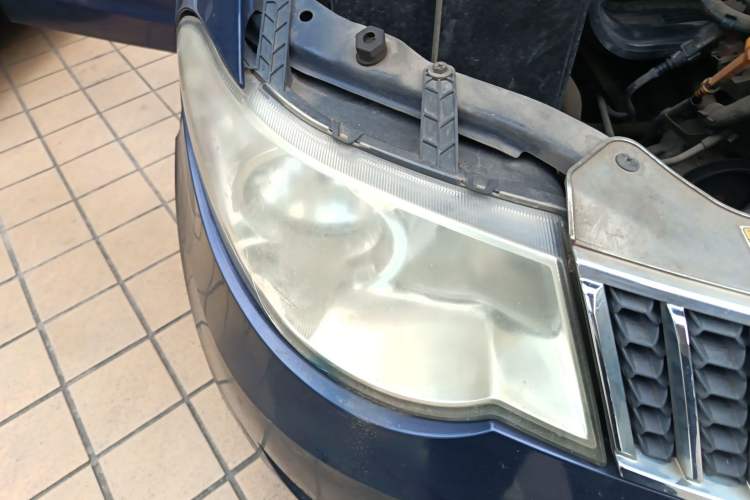 Used Wuling Hongguang 2014 1.2L Standard Model China IV Right Front Headlight