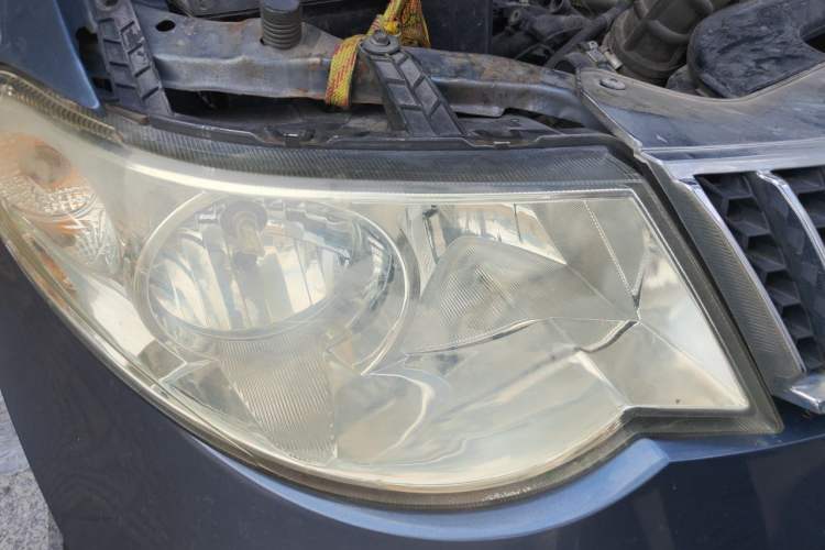 Used Wuling Hongguang 2014 1.5L Base Version Right Front Headlight