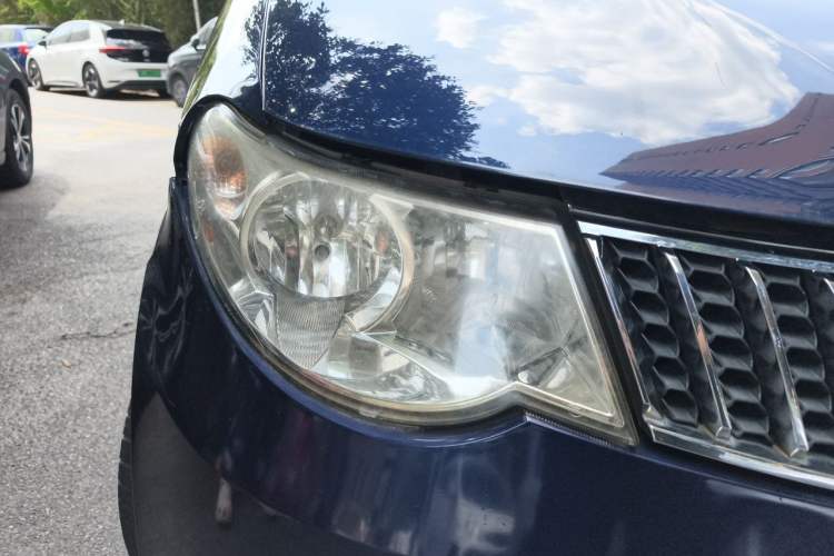 Used Wuling Hongguang 2014 1.2L Standard Model China IV Right Front Headlight