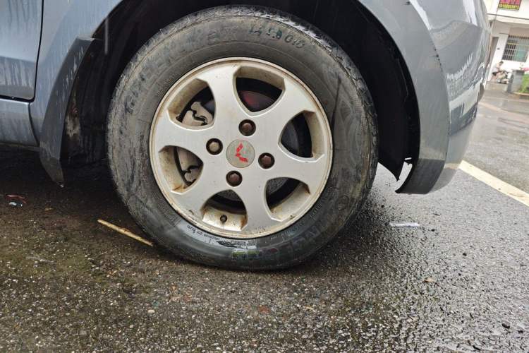 Used Wuling Hongguang 2014 1.2L Standard Model China IV Right Front Wheel Hub
