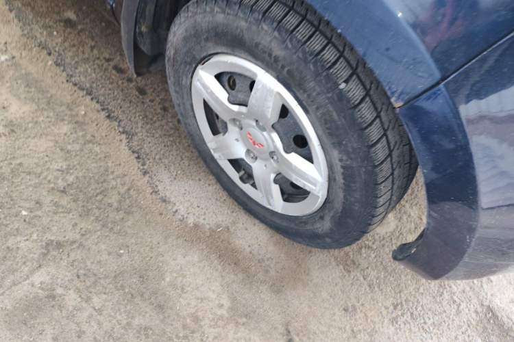Used Wuling Hongguang 2014 1.5L Base Version Right Front Wheel Hub