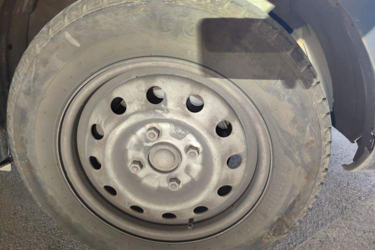 Used Wuling Hongguang 2014 1.2L Base Model China IV Right Front Wheel Hub