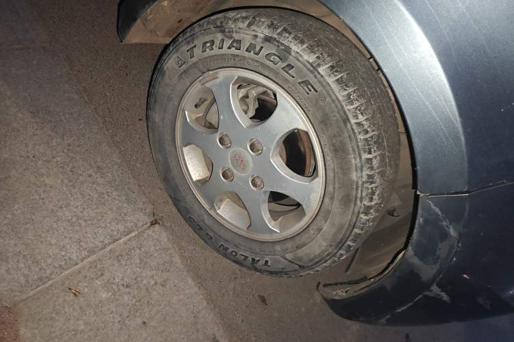 Used Wuling Hongguang 2014 1.2L Standard Model China IV Right Front Wheel Hub