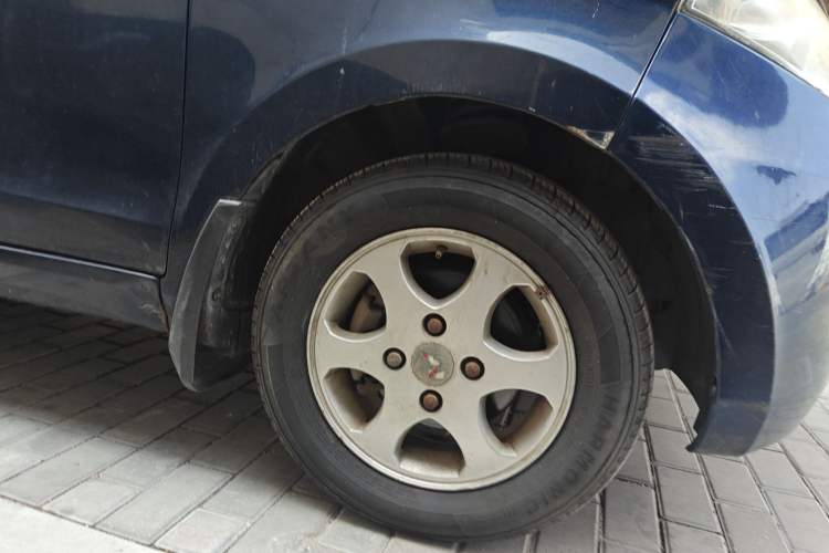 Used Wuling Hongguang 2014 1.2L Standard Model China IV Right Front Wheel Hub