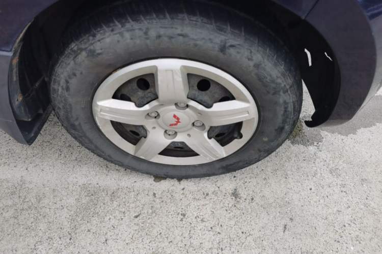 Used Wuling Hongguang 2014 1.2L Base Model China IV Right Front Wheel Hub