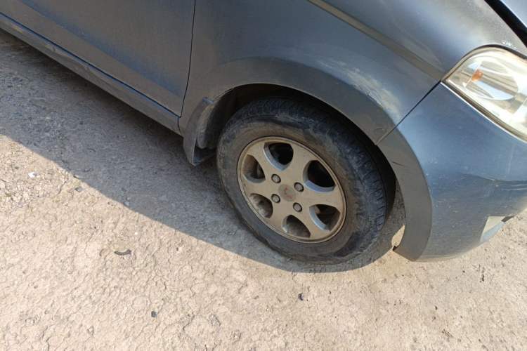 Used Wuling Hongguang 2014 1.2L Standard Model China IV Right Front Wheel Hub