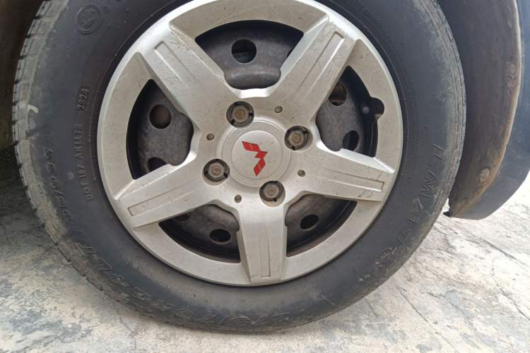 Used Wuling Hongguang 2014 1.2L Base Model China IV Right Front Wheel Hub