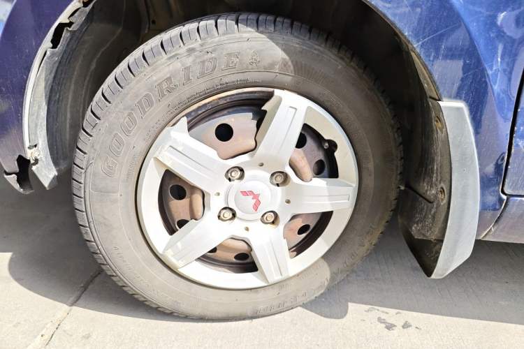 Used Wuling Hongguang 2014 1.2L Base Model China IV Right Front Wheel Hub