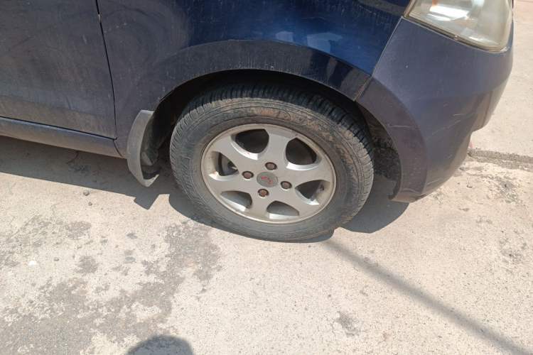 Used Wuling Hongguang 2014 1.2L Standard Model China IV Right Front Wheel Hub