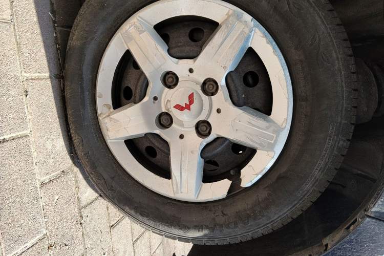 Used Wuling Hongguang 2014 1.2L Base Model China IV Right Front Wheel Hub