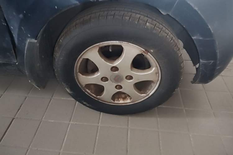 Used Wuling Hongguang 2014 1.2L Standard Model China IV Right Front Wheel Hub