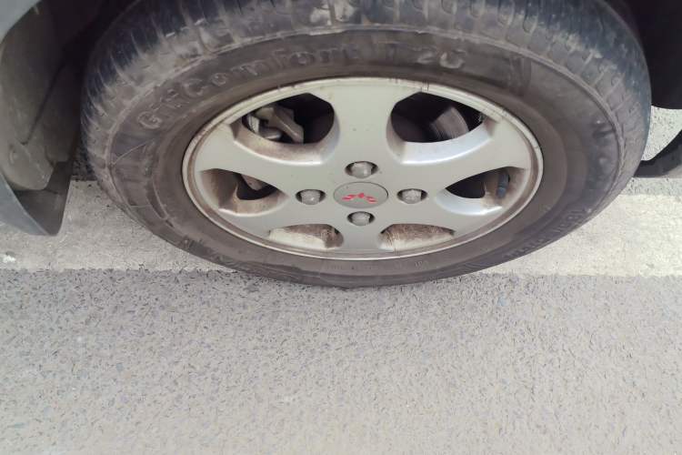 Used Wuling Hongguang 2014 1.2L Standard Model China IV Right Front Wheel Hub