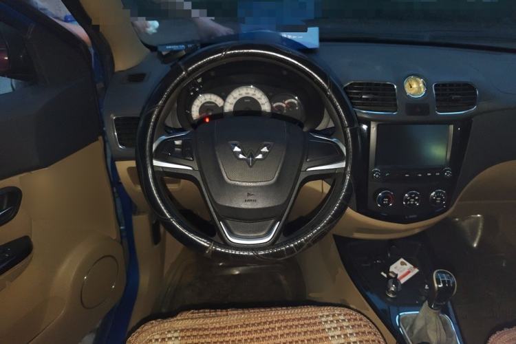 Used Wuling Hongguang 2014 1.5L S Comfort Model Steering Wheel