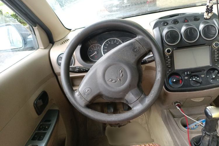 Used Wuling Hongguang 2014 1.2L S Standard Version China IV Standard Steering Wheel