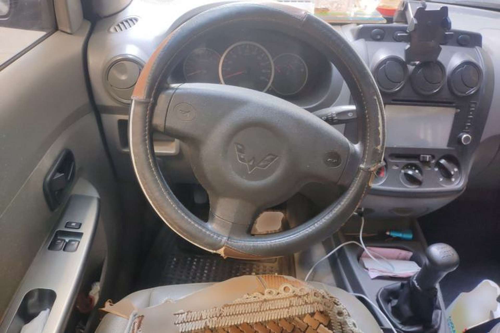 Used Wuling Hongguang 2014 1.2L Base Model China IV Steering Wheel