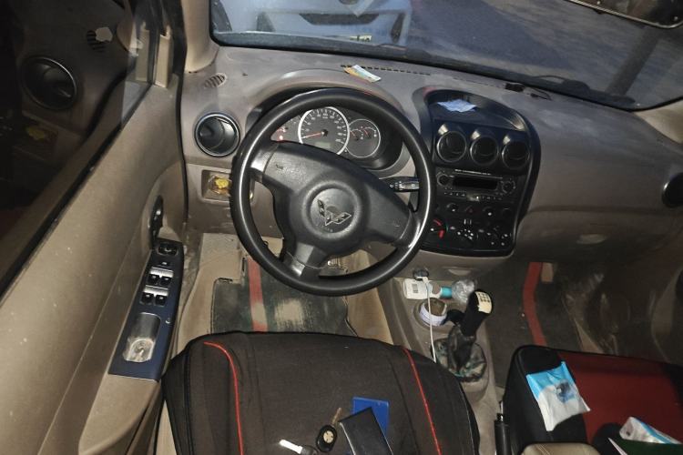 Used Wuling Hongguang 2014 1.2L Standard Model China IV Steering Wheel