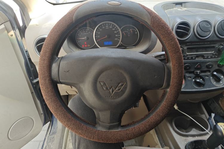 Used Wuling Hongguang 2014 1.2L Standard Model China IV Steering Wheel