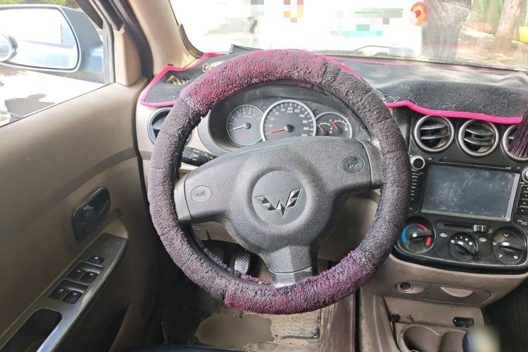 Used Wuling Hongguang 2014 1.5L Standard Version Steering Wheel