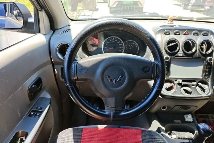 Used Wuling Hongguang 2014 1.2L Base Model China IV Steering Wheel