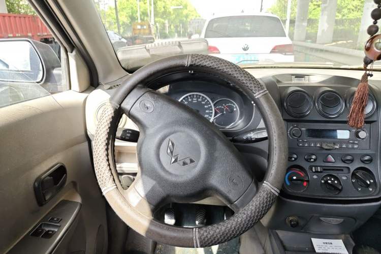 Used Wuling Hongguang 2014 1.2L Base Model China IV Steering Wheel